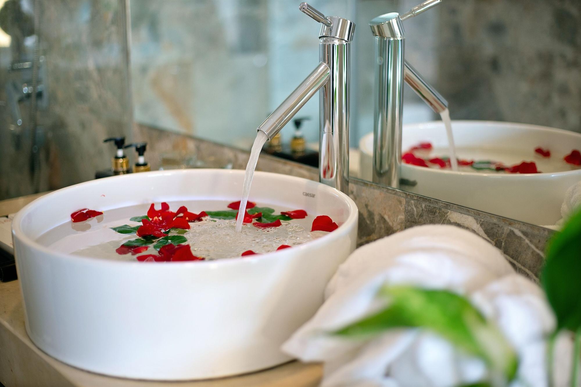Hoi An Aurora Riverside Hotel And Spa Bagian luar foto